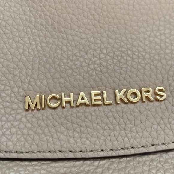 Michael Kors Julia Messenger Bag - Picture 14 of 16